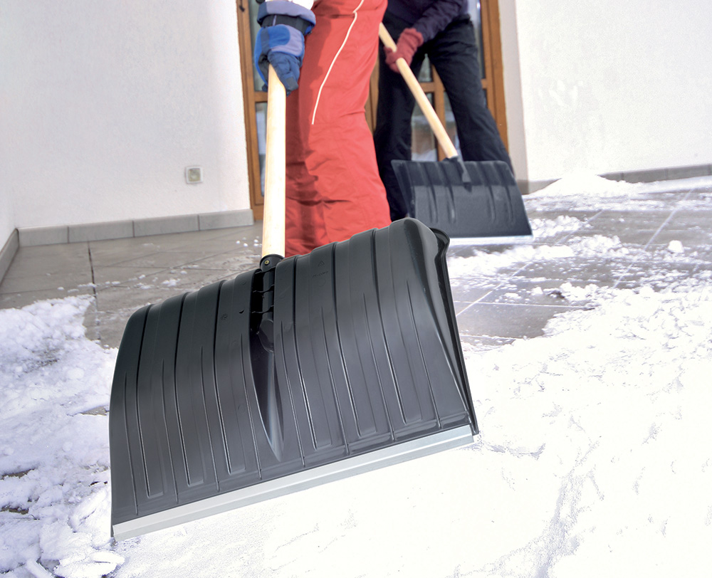 6 narzędzi do odśnieżania śniegu, które warto mieć w swoim domu
